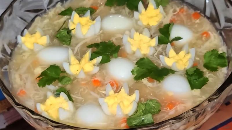 Bat sup cua nong hoi, trang tri dep mat voi ngo ri va tieu